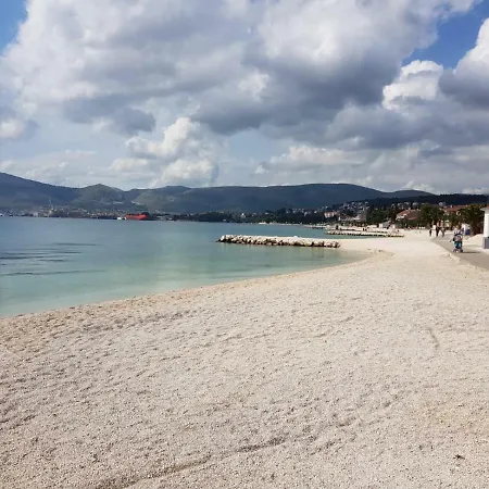 Apartment Radic-Perfect Location For Summer Activities Trogir Exterior photo