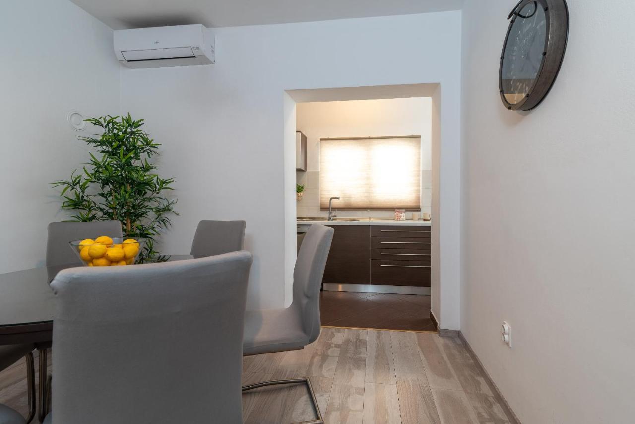 Apartment Radic-perfect Location For Summer Activities Trogir